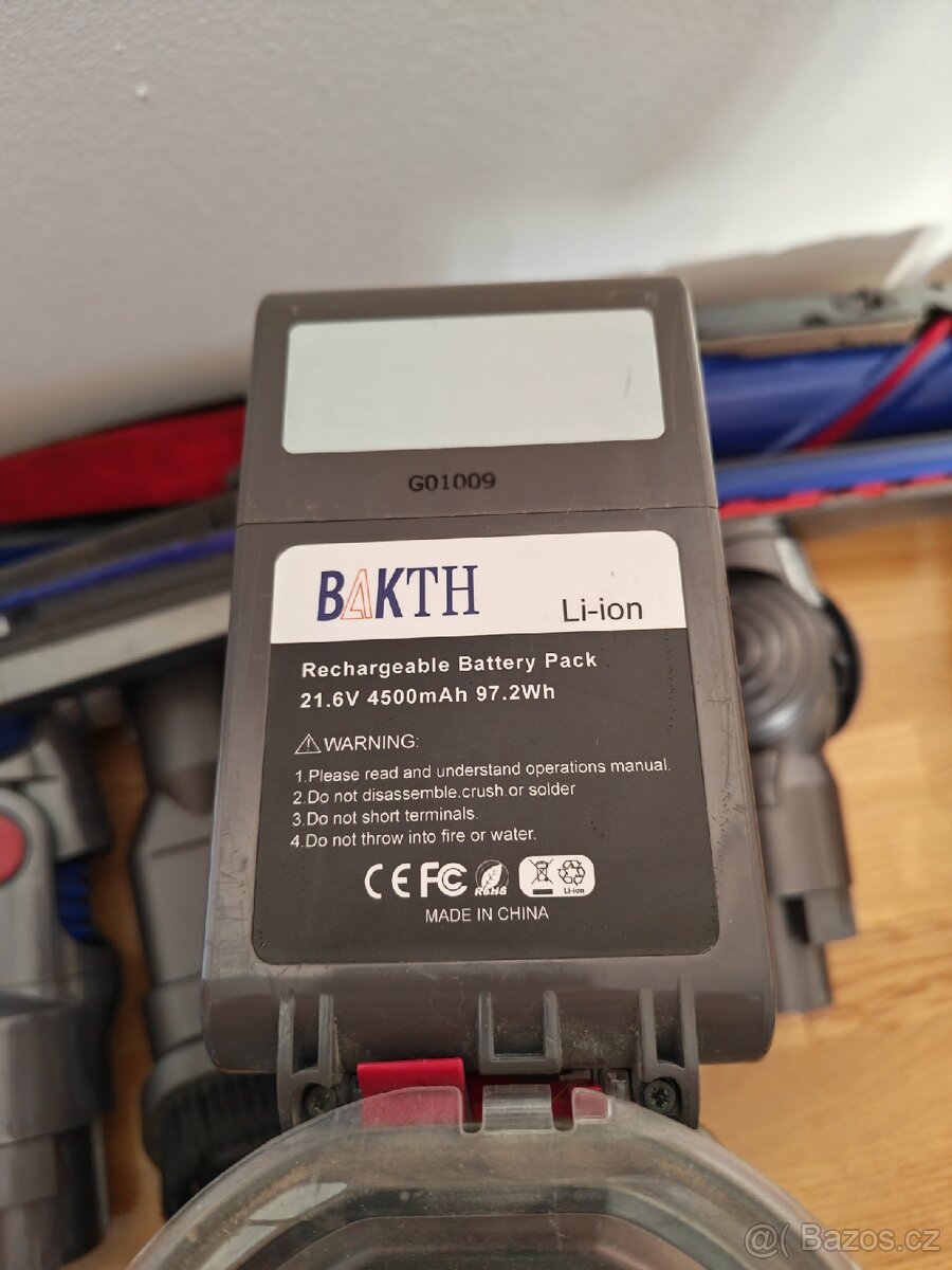 Vysavač Dyson V8 - 6