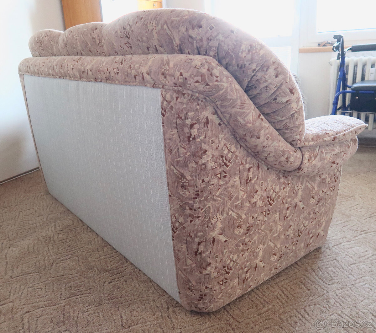 Prodám rozkládací sedačku - gauč (občasné spaní 140x190) - 6