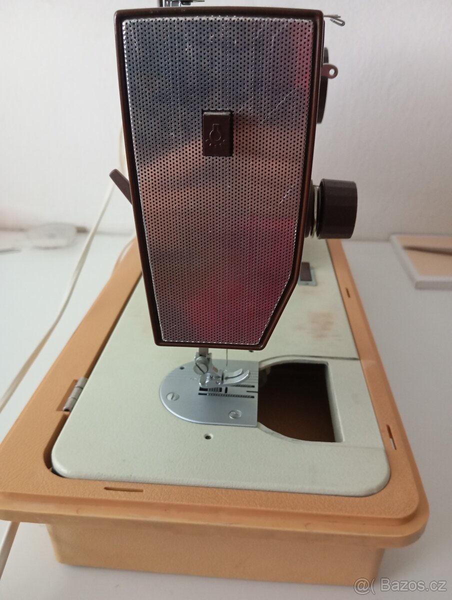 Kufříkový šicí stroj Veritas 8014/40 se stehovou automatikou - 6