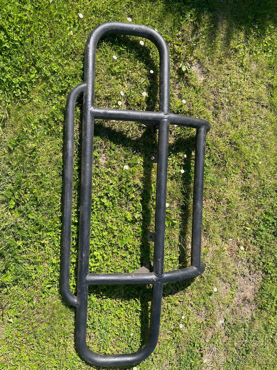 Prodám přední nárazník na Suzuki samurai - 6