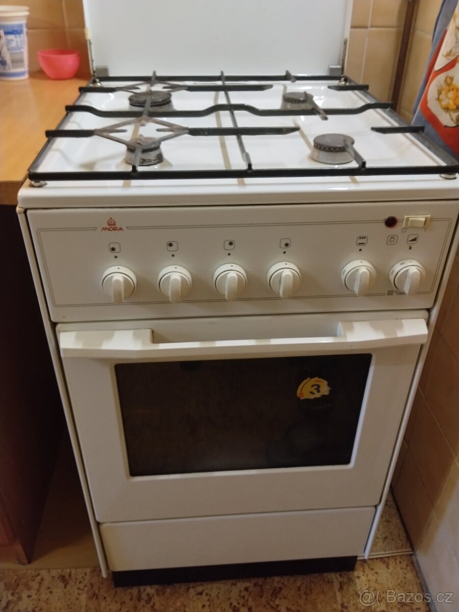 Skříně a spotřebiče - 6