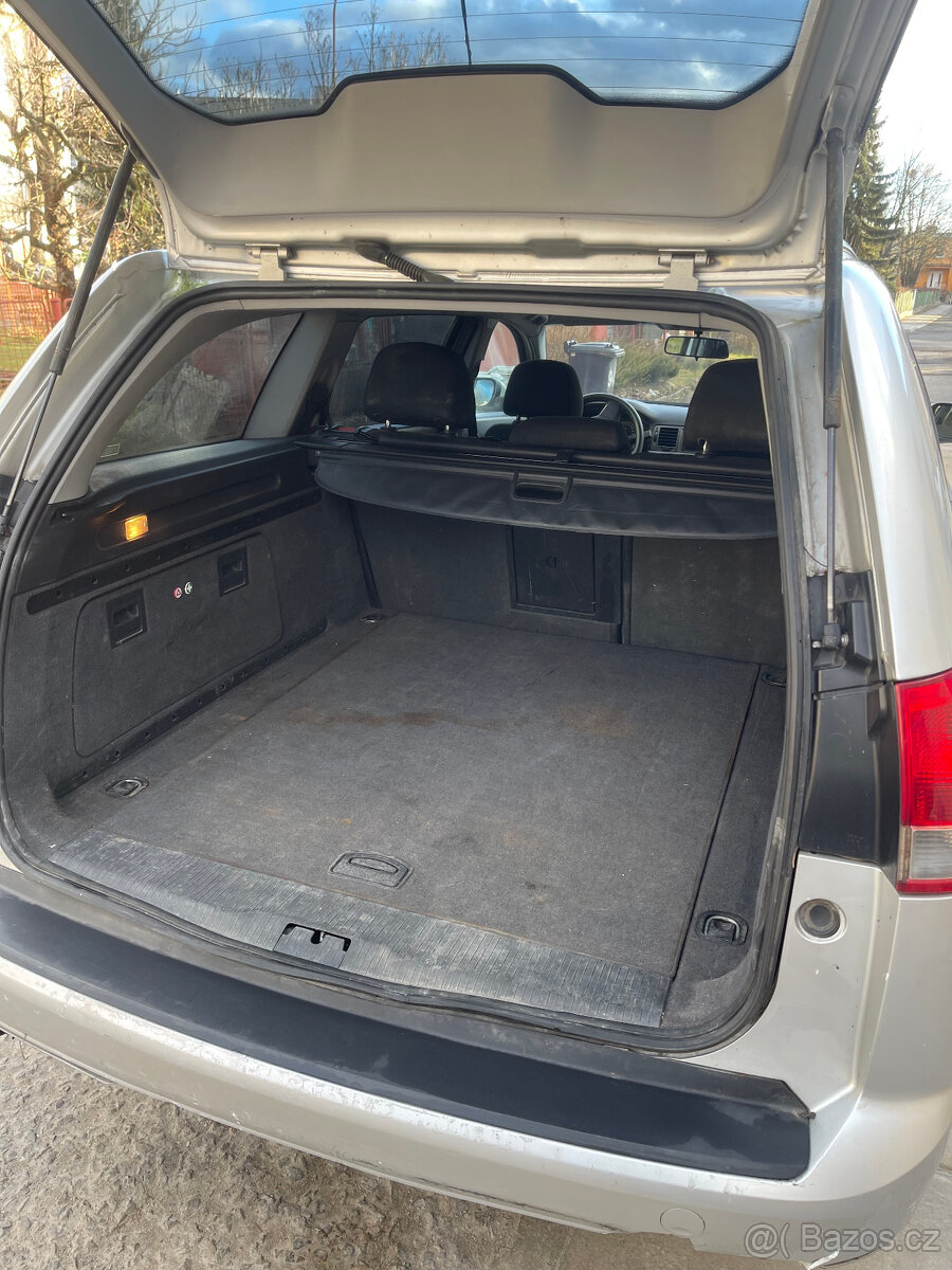 Opel Vectra C Combi 1,9CDTi 88kW rok 11/2005 - 6