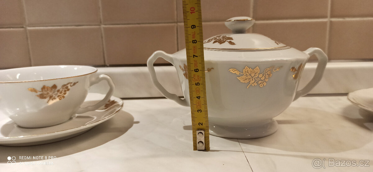 Čtyři šálky s cukřenkou - 6