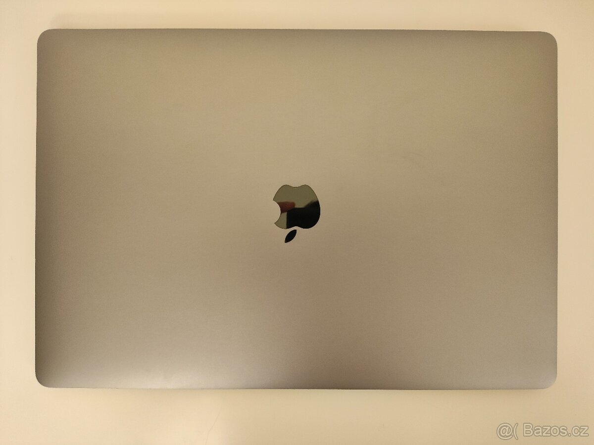 MacBook Pro 15" A1707 | i7 • 16GB • 512GB SSD - 6
