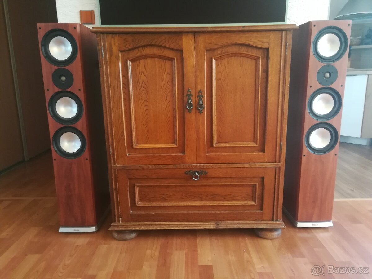 Prodám Rustikální komodu - Spěchá - 6