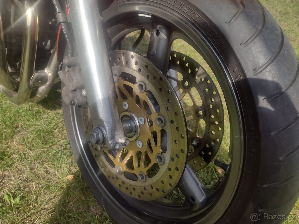 Suzuki GSX 750 Inazuma - 6