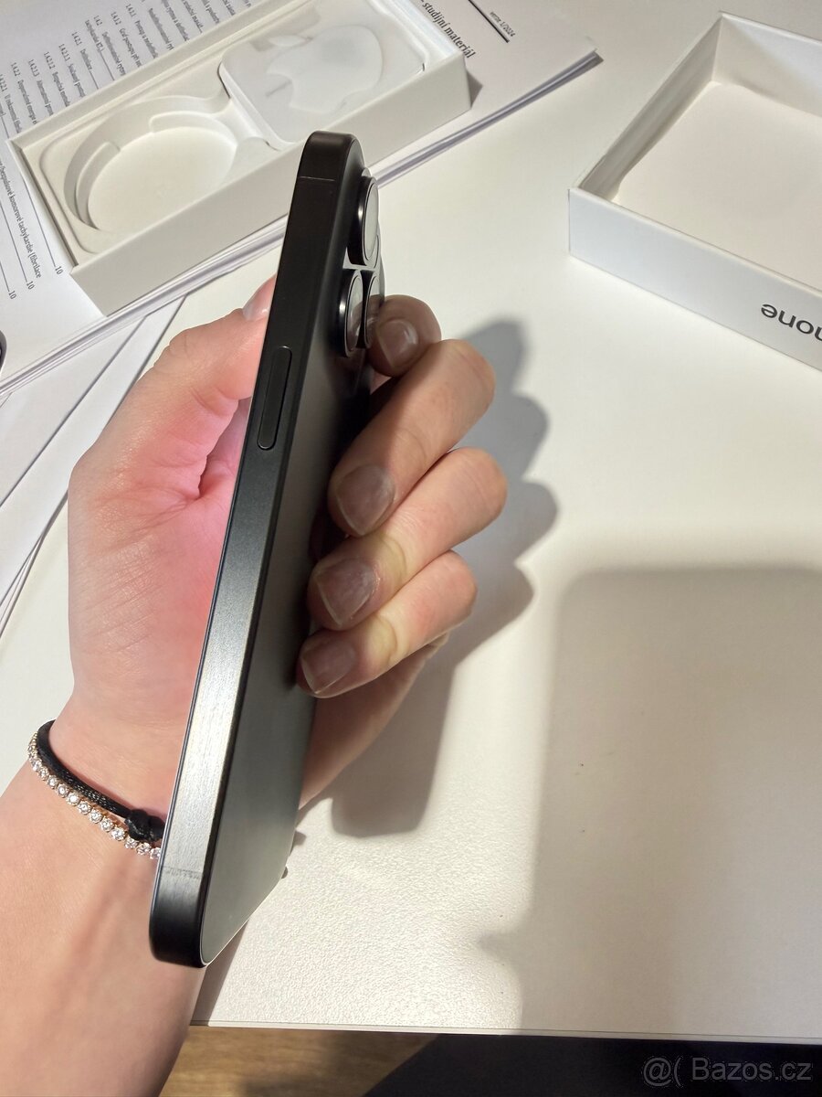 iPhone 15 pro 128gb černý titan - 6