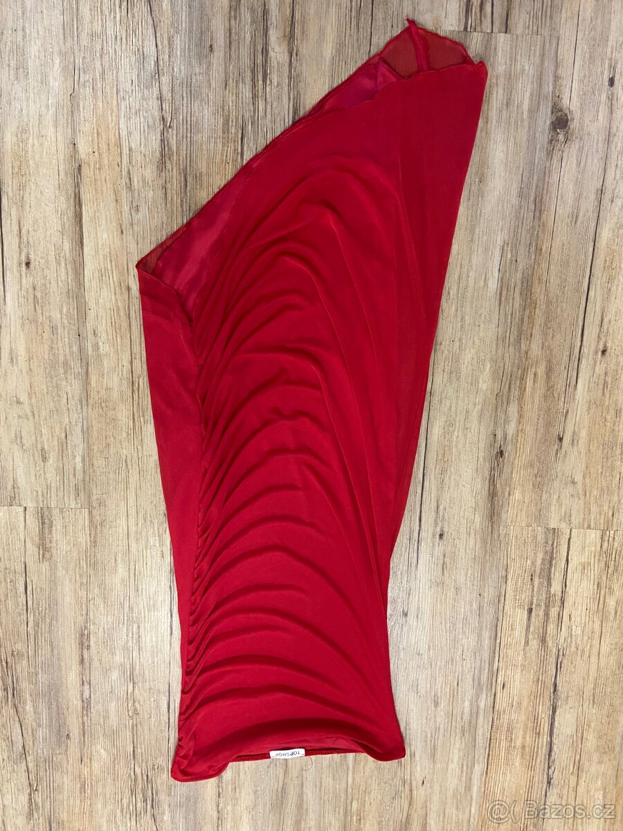 Červené šaty - 6
