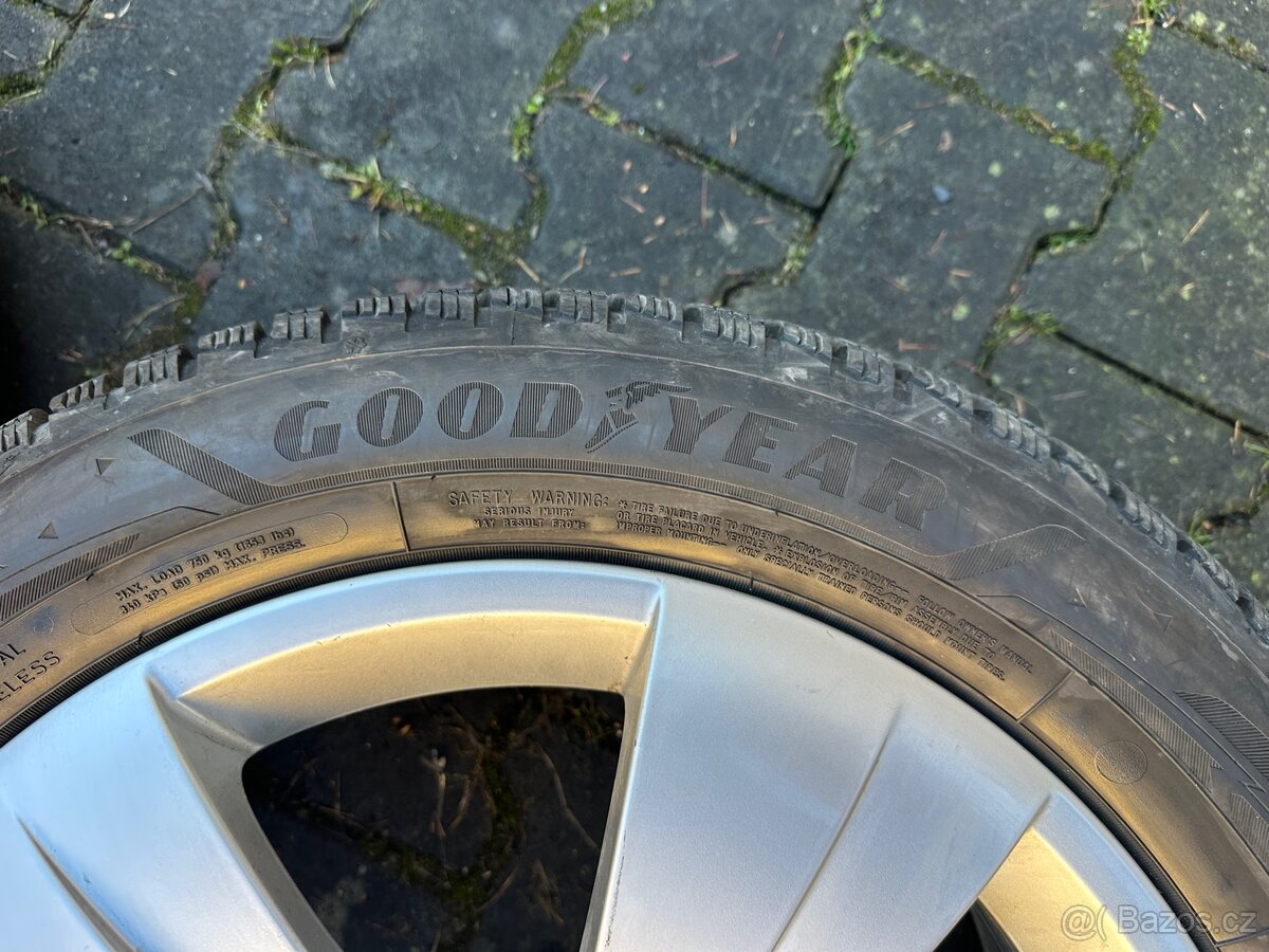 ŠKODA ORIGINÁL ALU - 215/55 R17 - 6