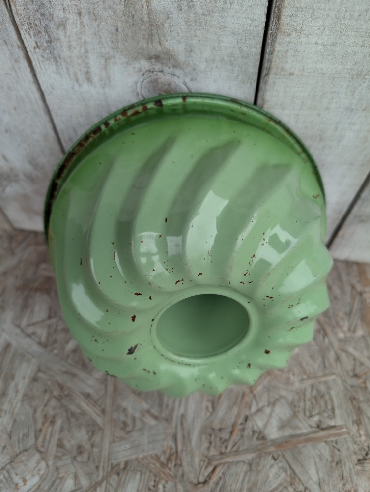 Forma na bábovku v zeleném kabátku. - 6