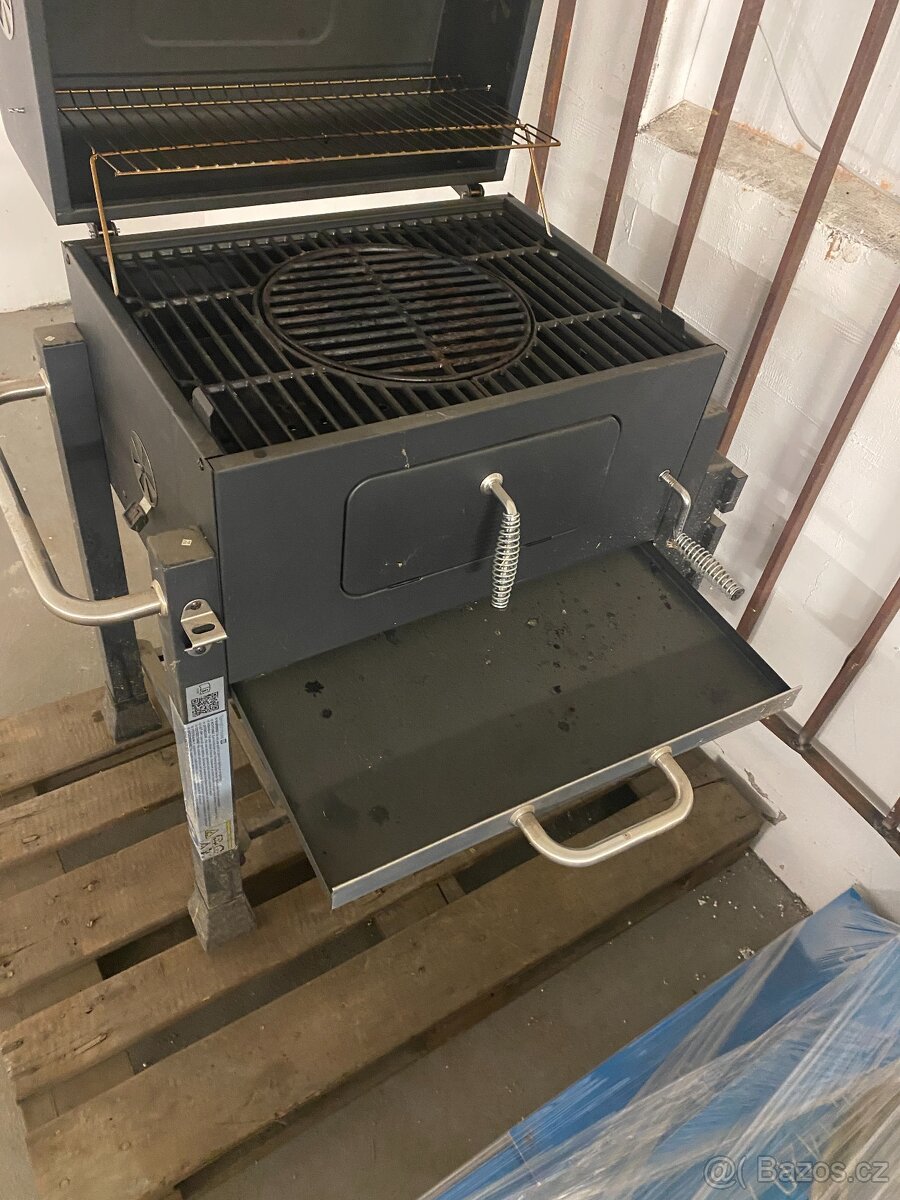Gril na dřevěné uhlí - 6