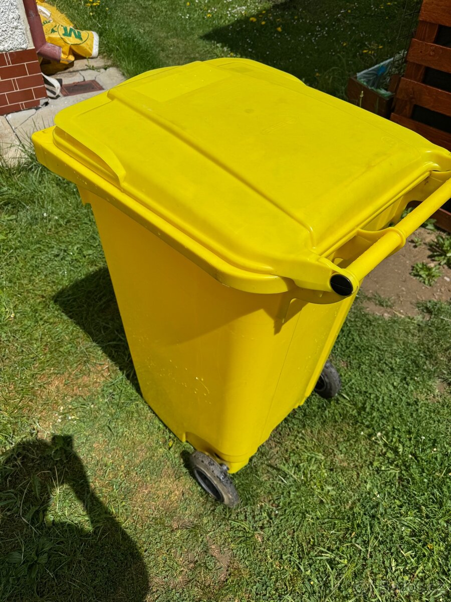 Plastová popelnice 240l - 6
