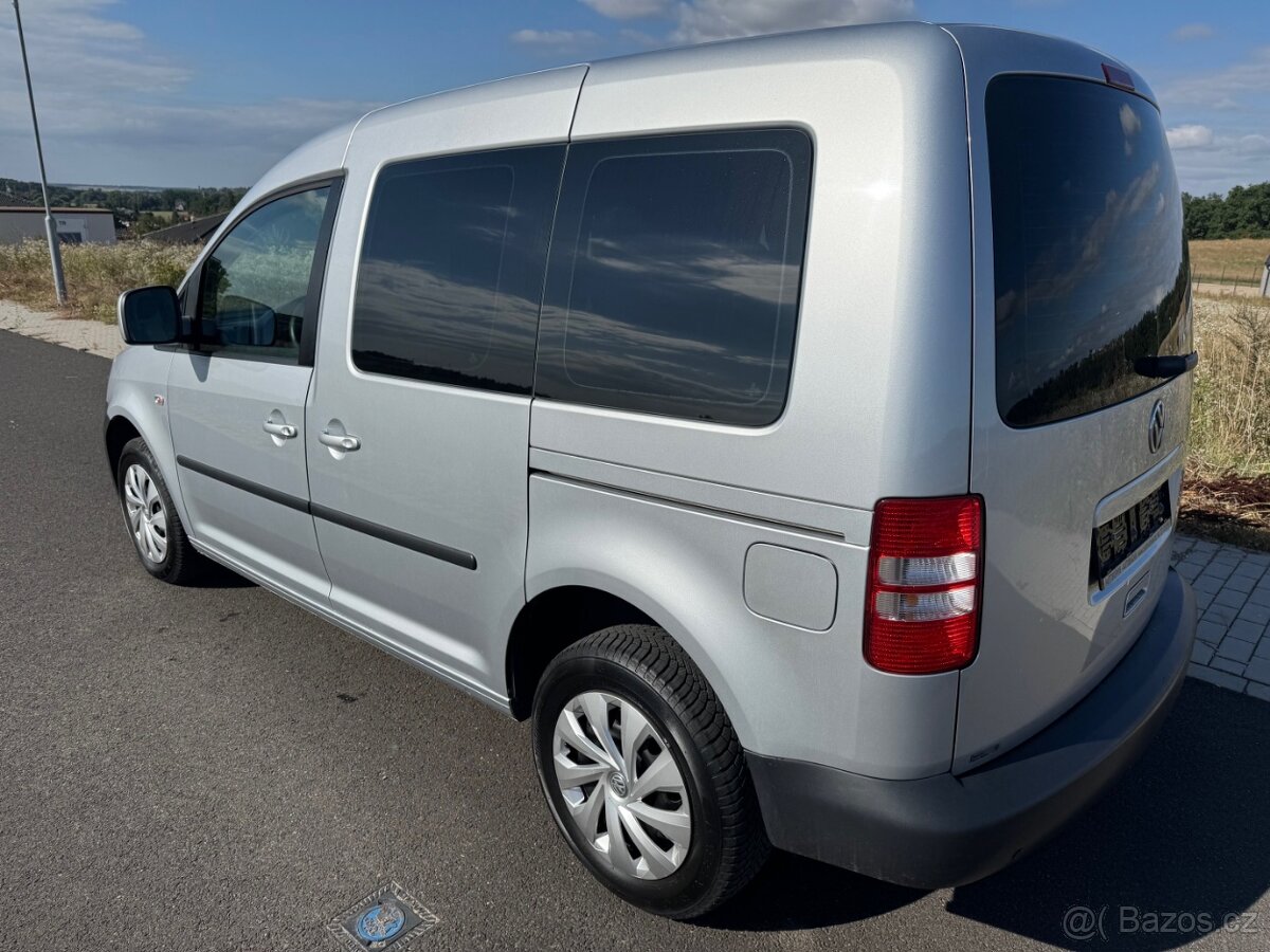 Volkswagen Caddy LiFE 1.6 TDI 2x šoupačky - 6