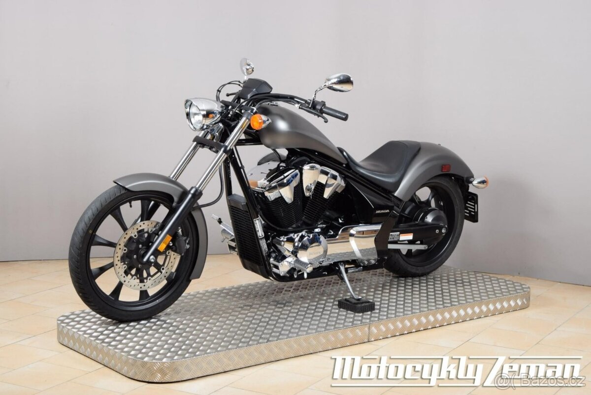 Honda VT 1300 CX Fury 2016 - 6