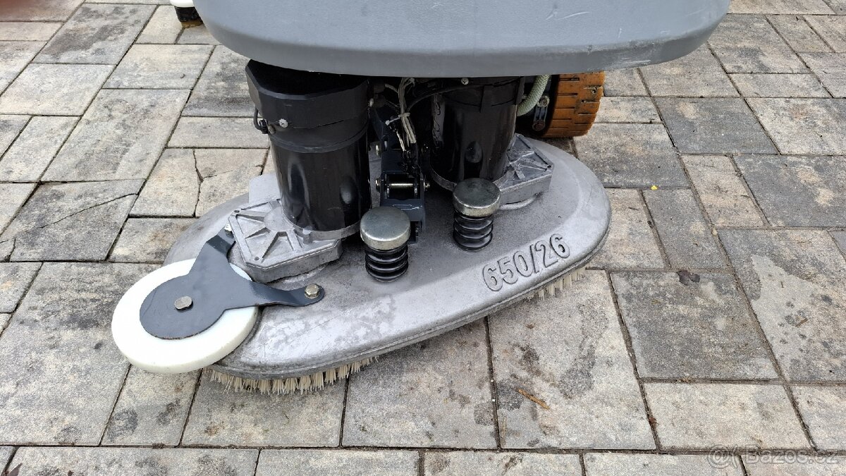 Podlahový mycí stroj Hako B70C - 6