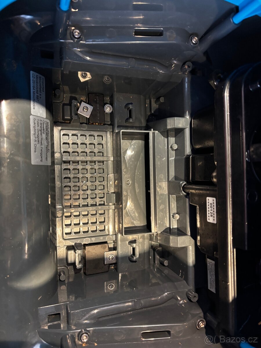 Robotický vysavač-Warrior PRO - 6