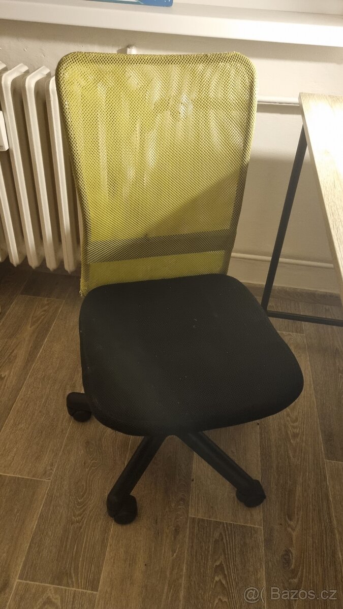 Psací/PC stůl se židlí - 6