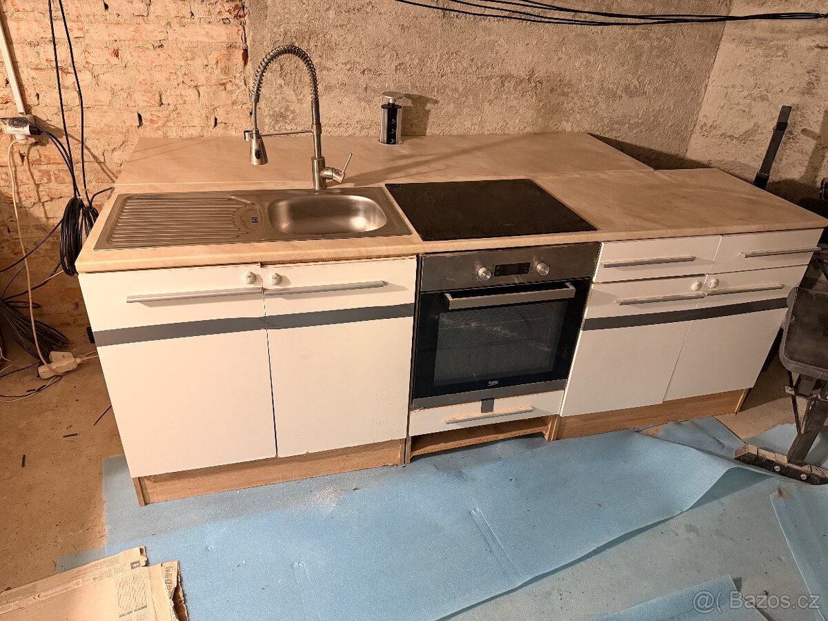 Kuchyňská linka se spotřebiči BEKO - 6