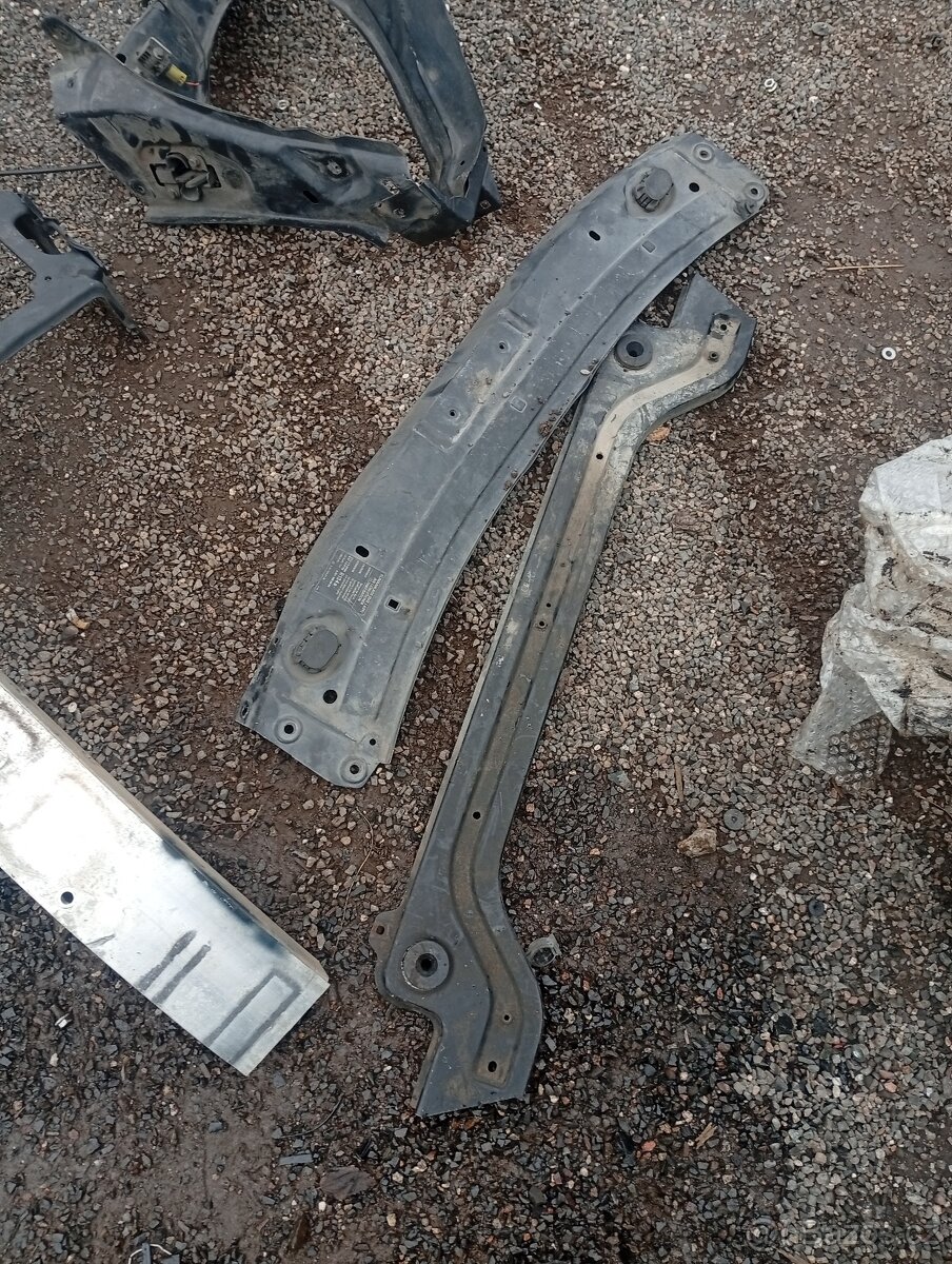 MERCEDES ML W164 PŘEDNÍ ČELO, VÝZTUHY, SAHARA S CHLADIČI - 6