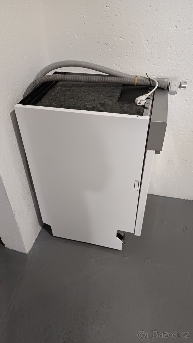 Vestavná myčka nádobí Mora - 6