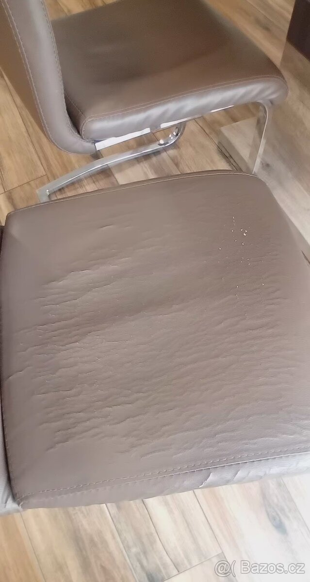 Jídelní stůl + 4 židle - 6