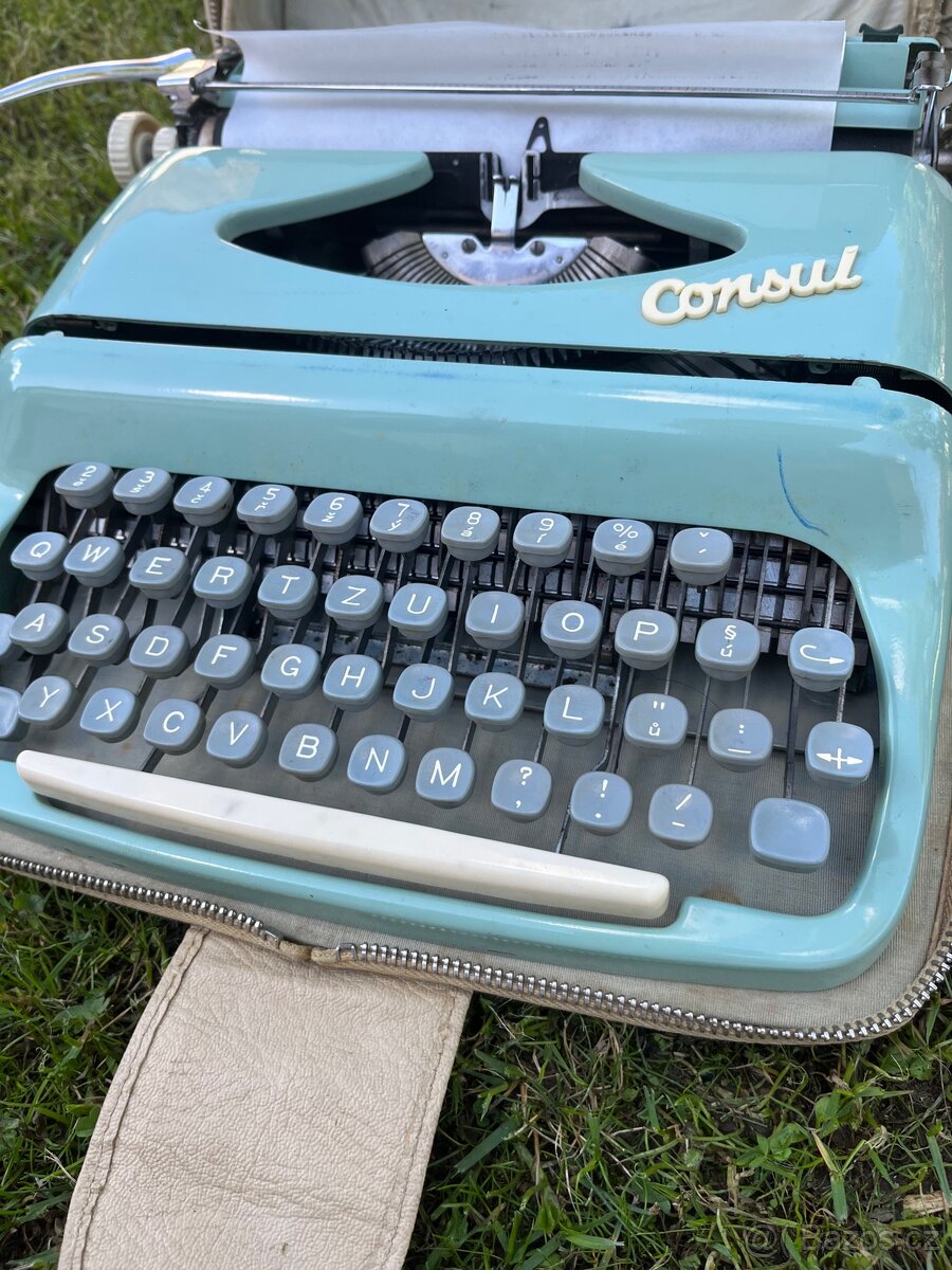 Retro kufříkový psací stroj Consul - 6