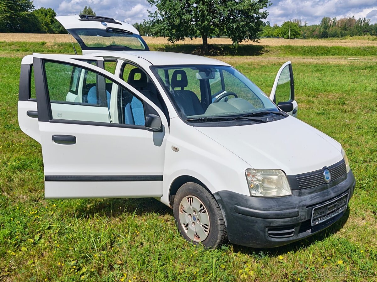 Fiat Panda 1,1 i ( 44 Kw) 1. Majitel. 5.2004 - 6