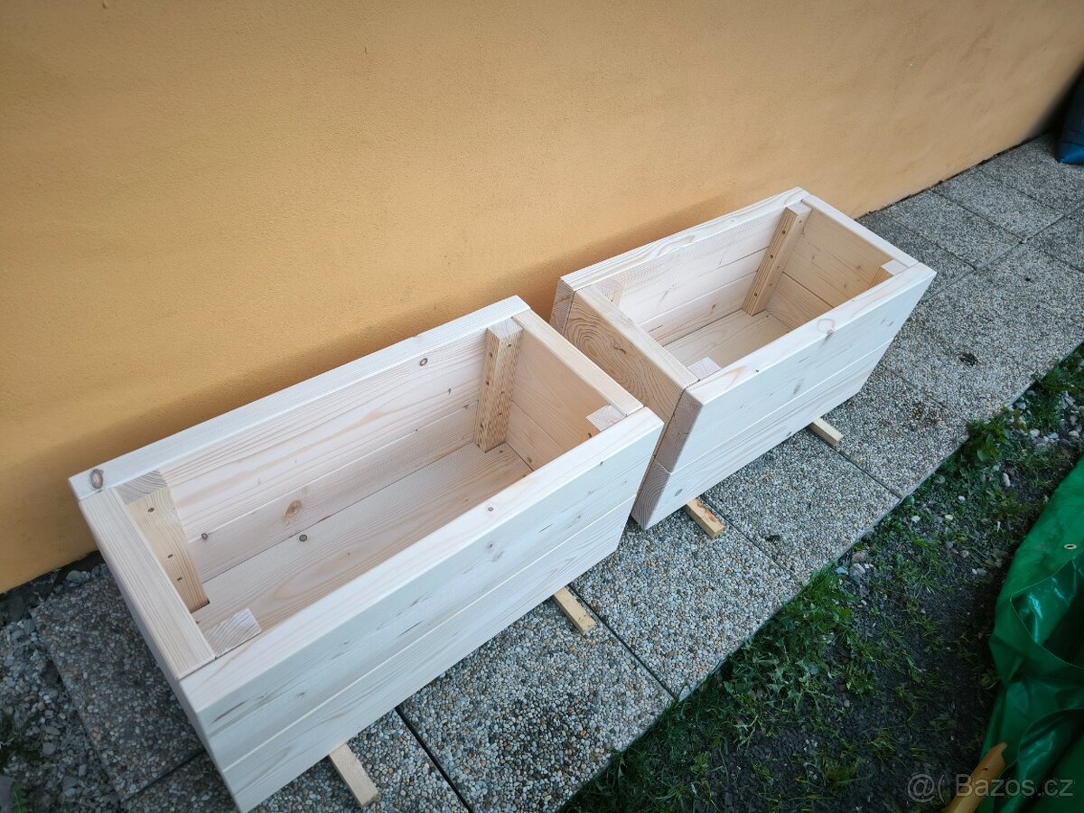 Truhlíky, květináče - 6