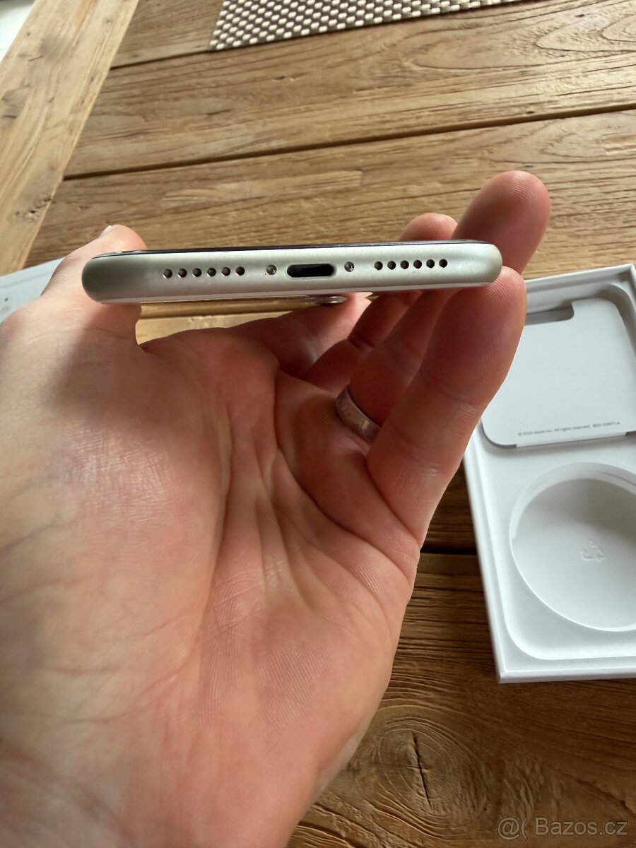 Apple iphone 11 bílý 64gb - 6