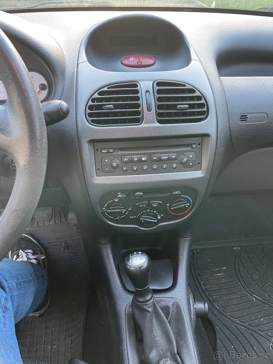 Peugeot 206 1.4i - 6