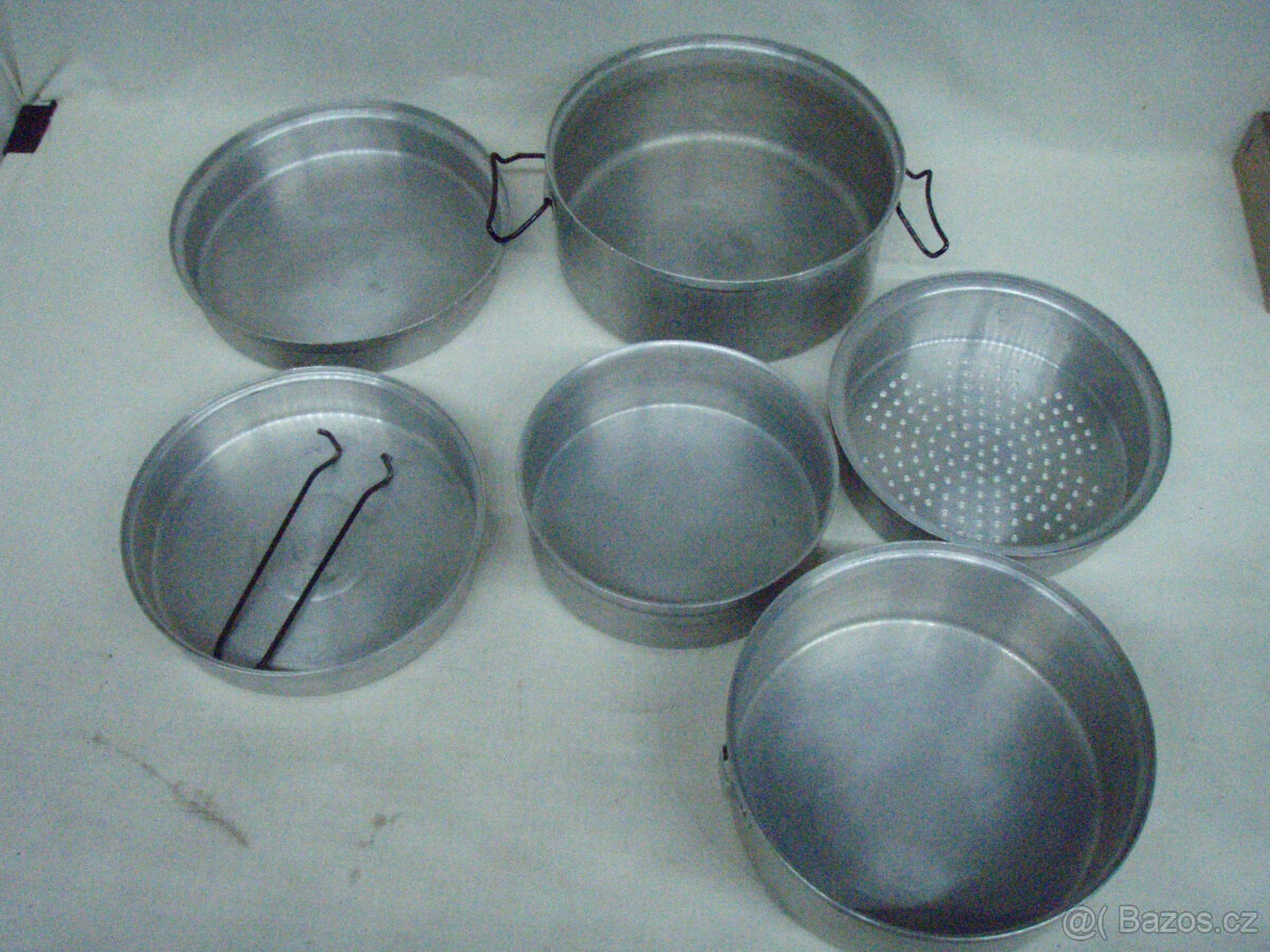 SKLÁDACÍ KEMPINGOVÁ SADA HRNCŮ - 7 v 1 - 6