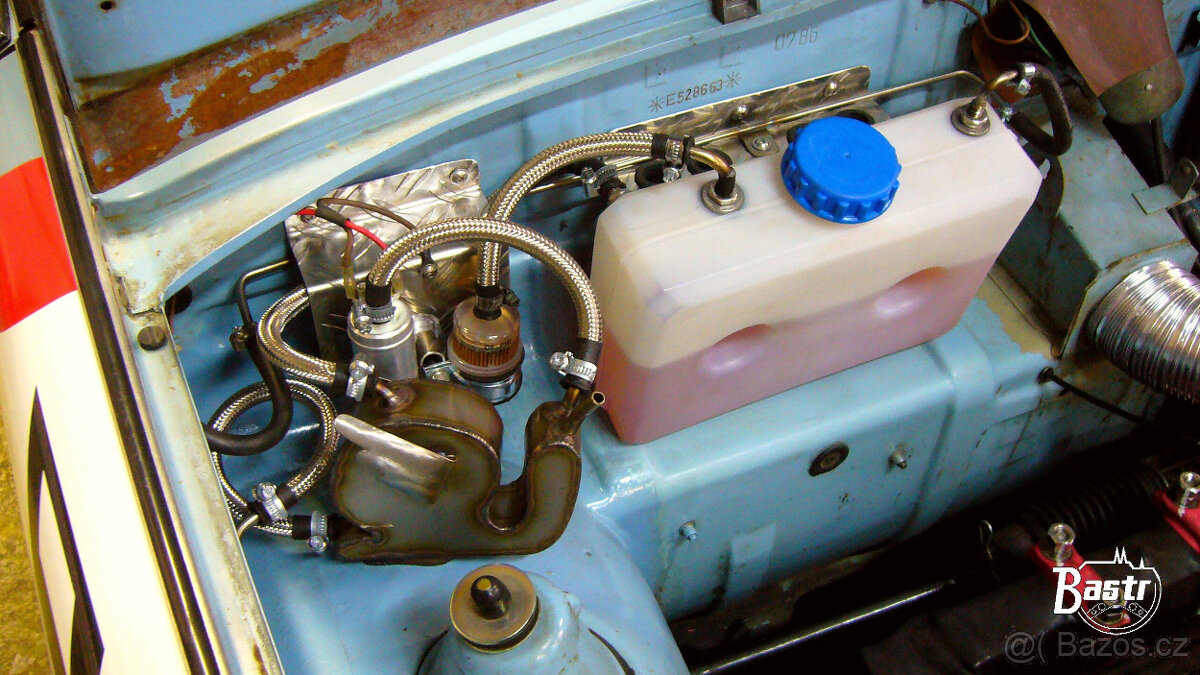 Plastová nádrž Trabant - 6