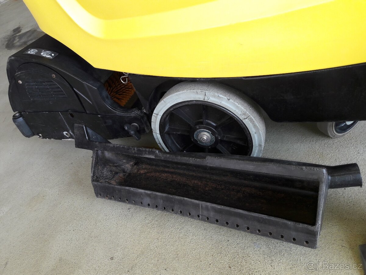 Podlahový mycí stroj Karcher BR 55/60 s vlastním pojezdem - 6