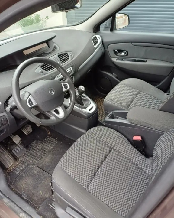 Renault megane grand scenic 1.5.dci - 6