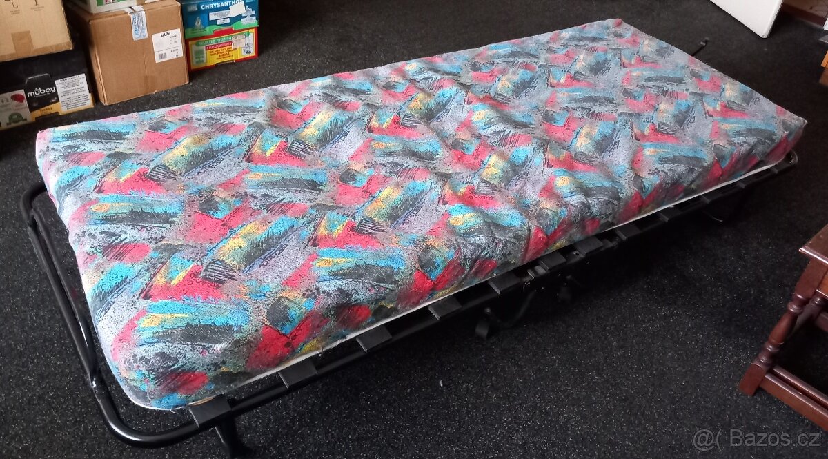 Židle, stůl,dětské židličky,rozkládací postel - 6