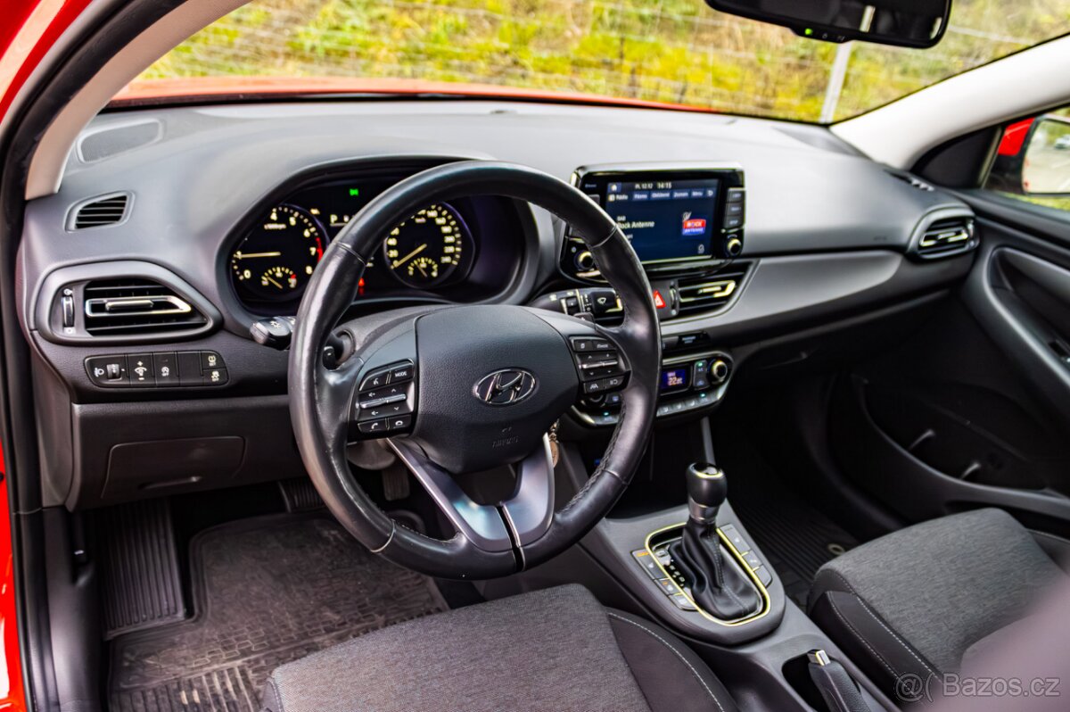 Hyundai i30 Fastback 1.5 T-GDi Family 118kW / TOP STAV / - 6