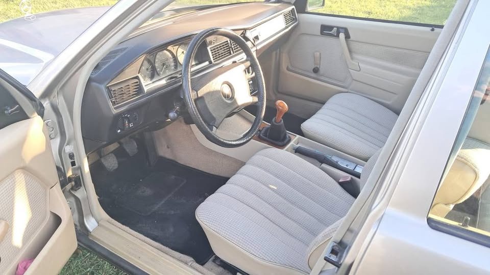 Mercedes-Benz 190 E 2.6 R6 - 6