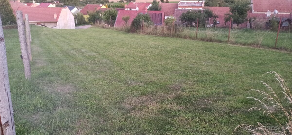 Prodám stavební pozemek v obci Lutopecny. - 6