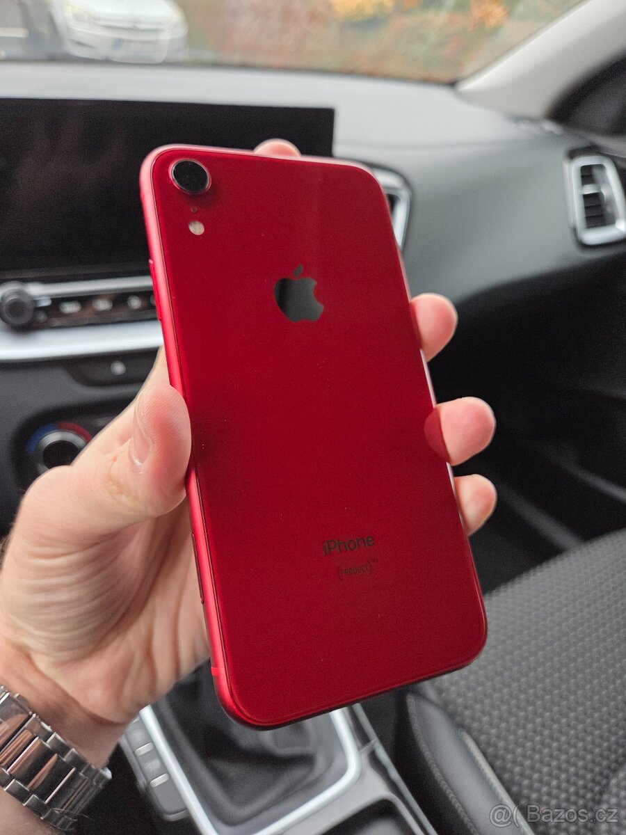 PRODANO - Apple iPhone Xr 64GB product RED - baterie 80% - 6