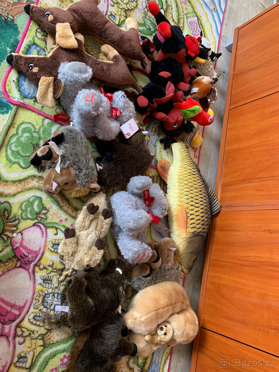 Sbírka plyšáků - přes 400 kusů, dále set Furby 2005 - 6