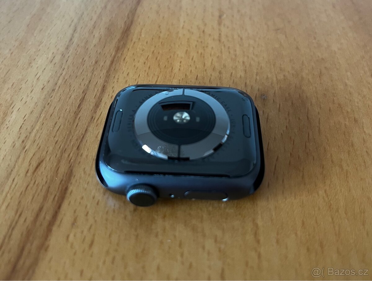 Apple Watch Series 4 44mm Space Gray Aluminium - 6