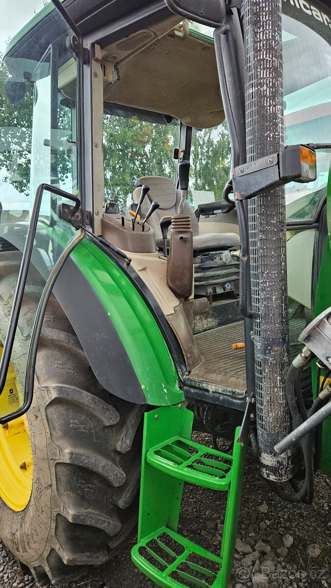 JOHN DEERE 5820R S ČELNyym nakl. 2006 - 6