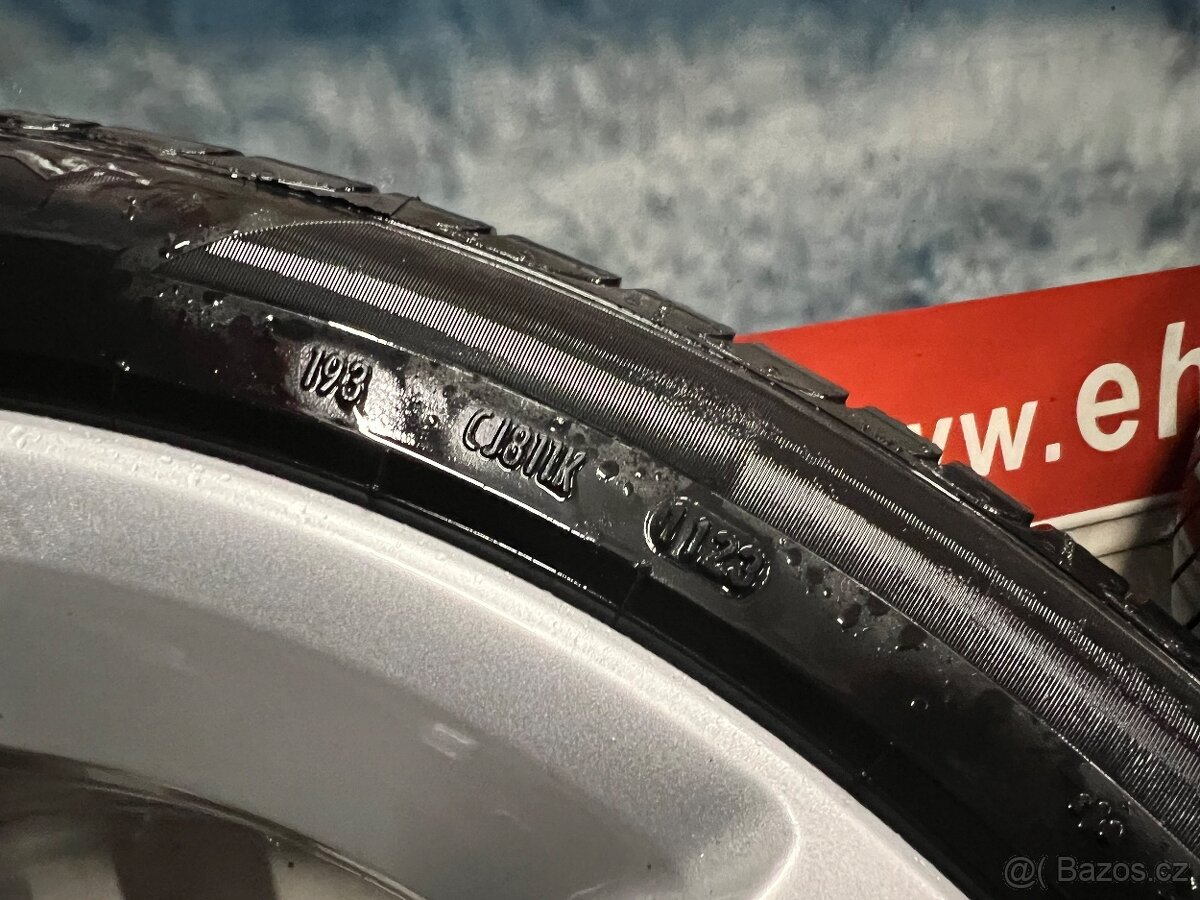 Originální kola Volkswagen R17 + zánovní Pirelli 225/45/17 - 6
