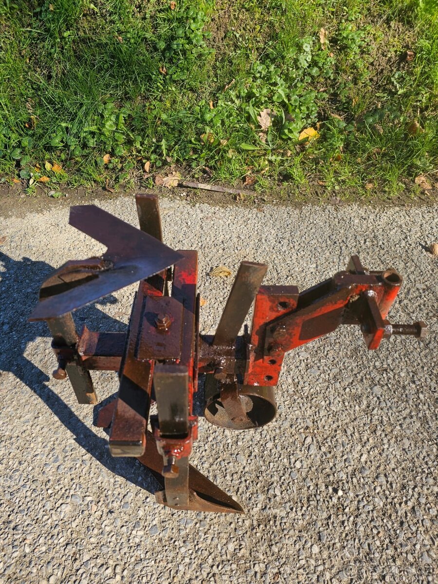 Prodám nářadí na kultivátor Mountfield - 6