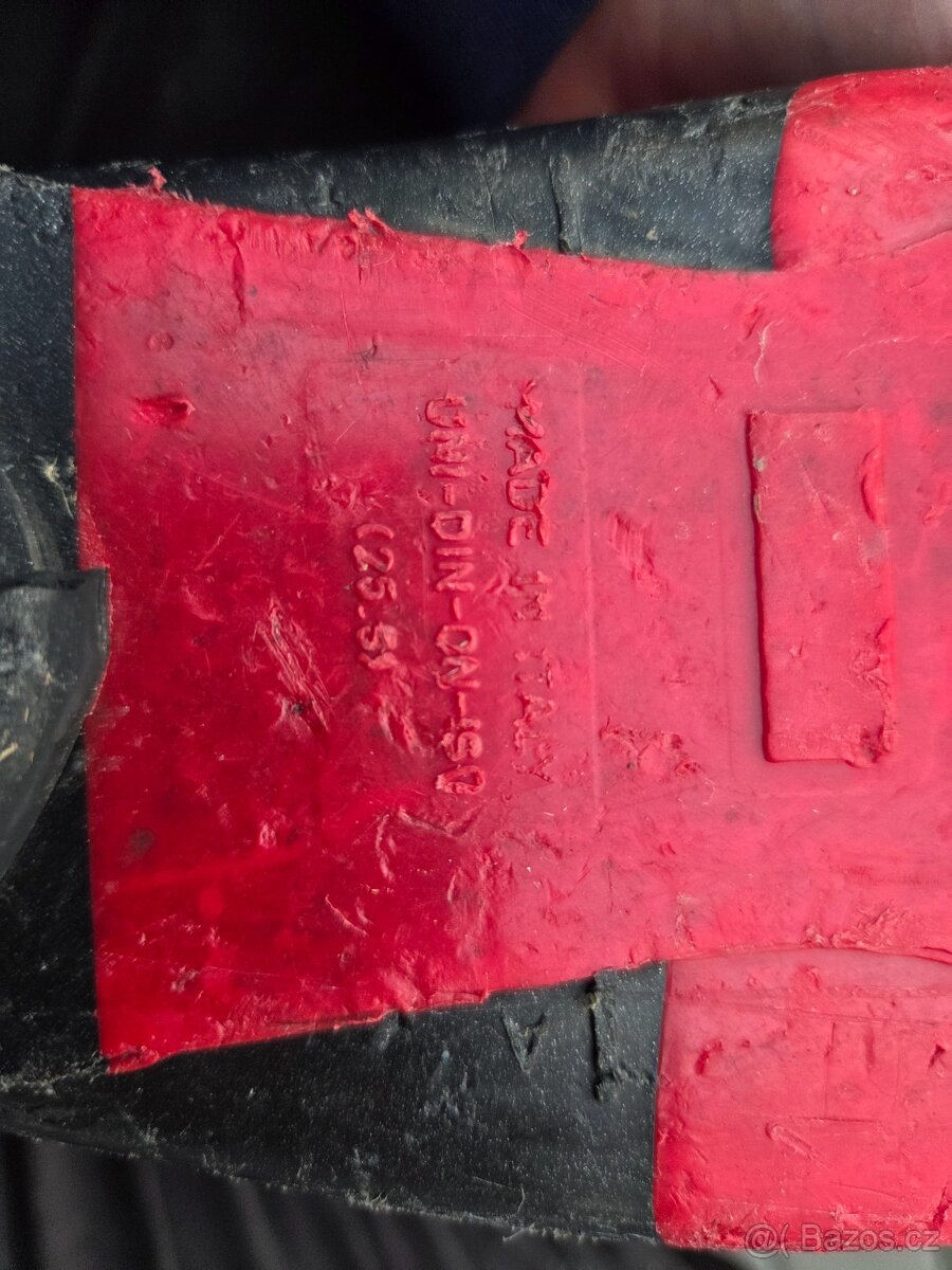 Dětské lyže 138 + lyžáky 25.5 - 6