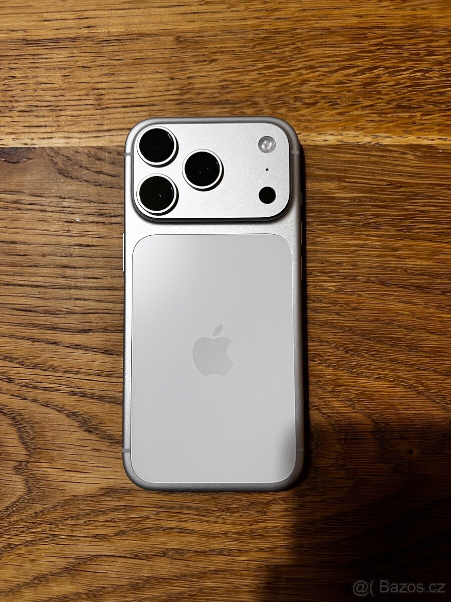 iPhone 17 Pro | téměř nový - 5 nabití | 256Gb - 6