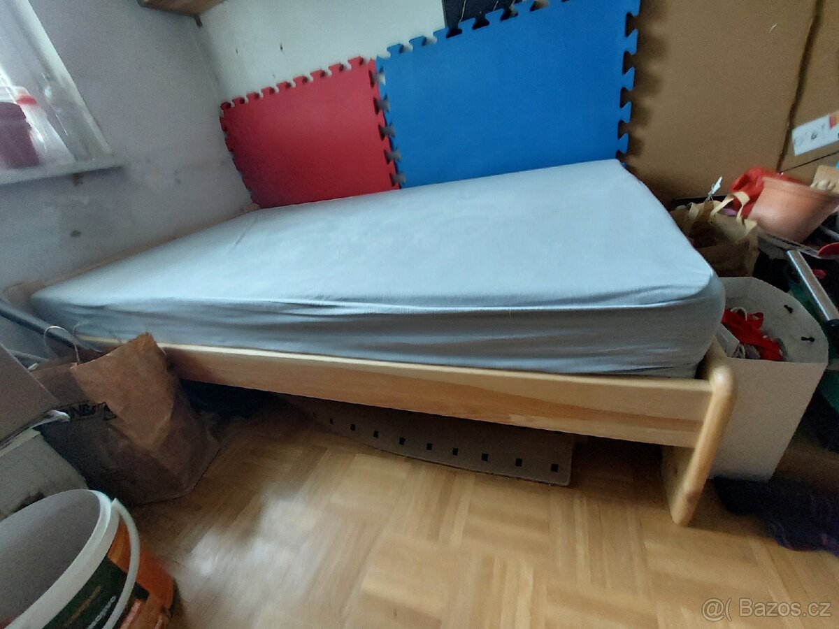 Dřevěná postel + rošt + matrace 200x120 cm (potahy zdarma) - 6