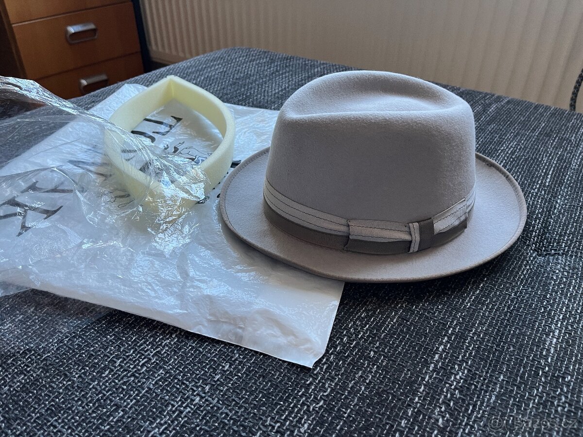 Klobouk Tonak, kralici srst - 6