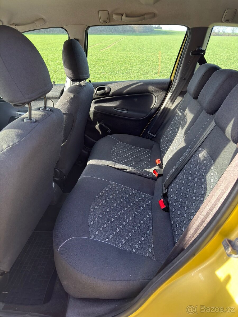 Peugeot 206 - 6