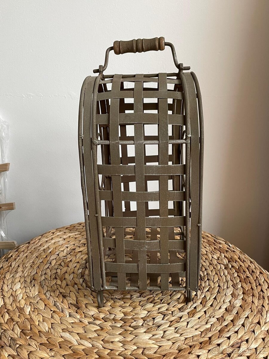 Rustikální kovový držák na víno Nové - 6